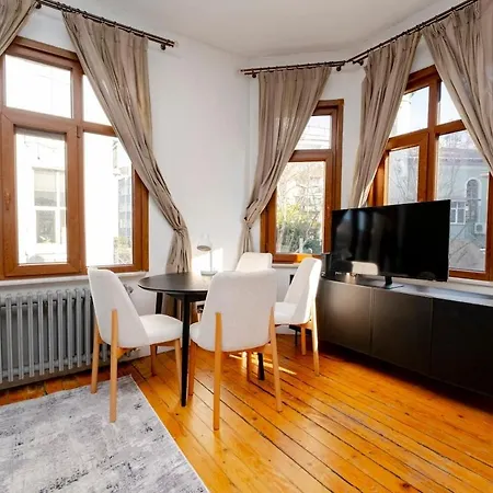 Cosy 2-bedroom Daire *